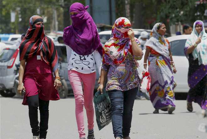 Intense heat wave batters north with temp crossing 45-degree mark