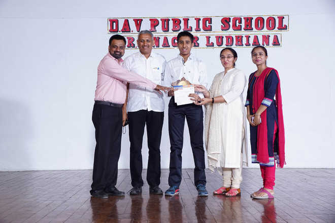 Dav Students Shine