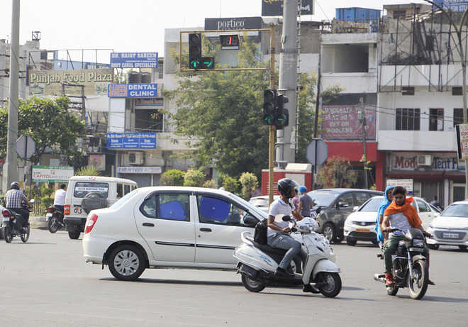Violation of traffic rules still rampant - The Tribune