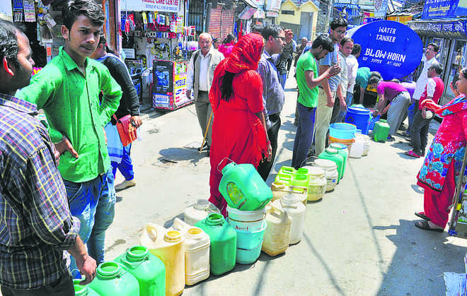 Shimla water crisis: All equal, no tanker for VIPs, orders HC