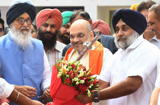Shah in Chandigarh to meet SAD leaders; to discuss strategy for 2019