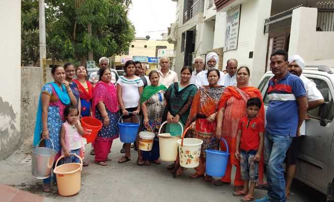 Locals complain of erratic water supply
