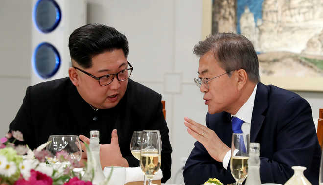 Koreas holding military talks to reduce tensions on border
