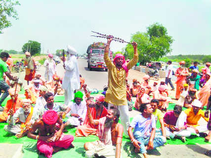 Villagers organise protest against temple demolition