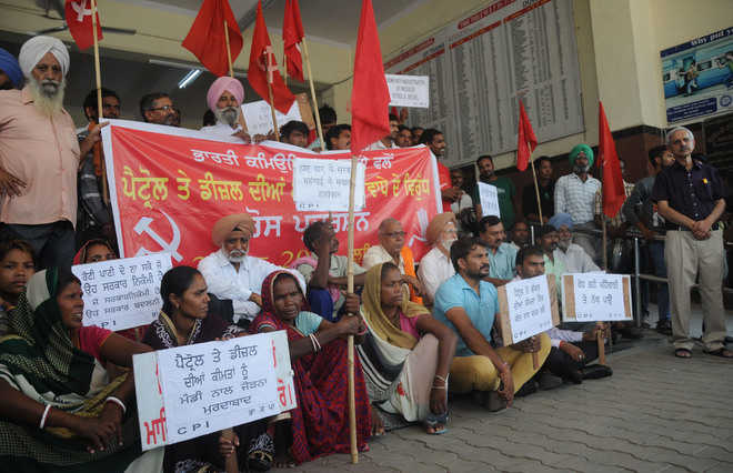 Centre abruptly increasing fuel rates: CPI