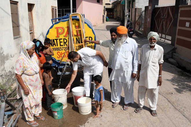 Nagla village sans water supply for 8 days