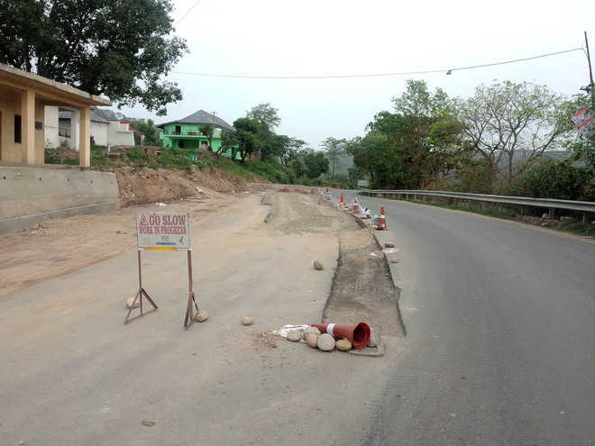 Under-construction stretch in Hamirpur develops potholes