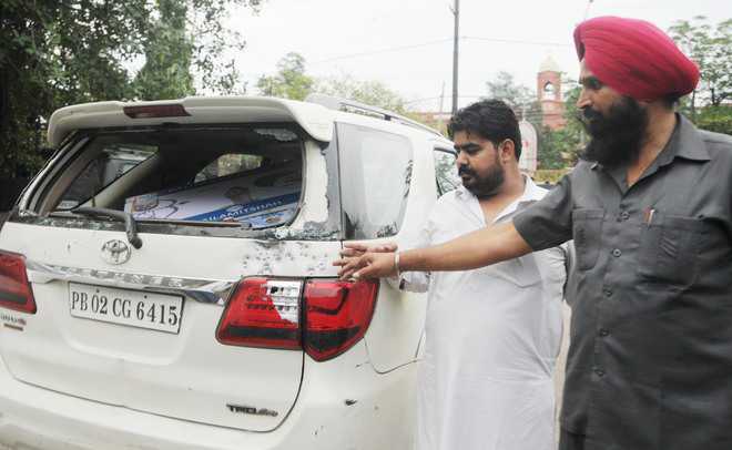 Shots fired at NSUI leader’s cavalcade; 2 guards injured