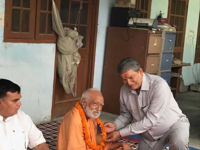 Ex-CM pledges support to Ganga activist
