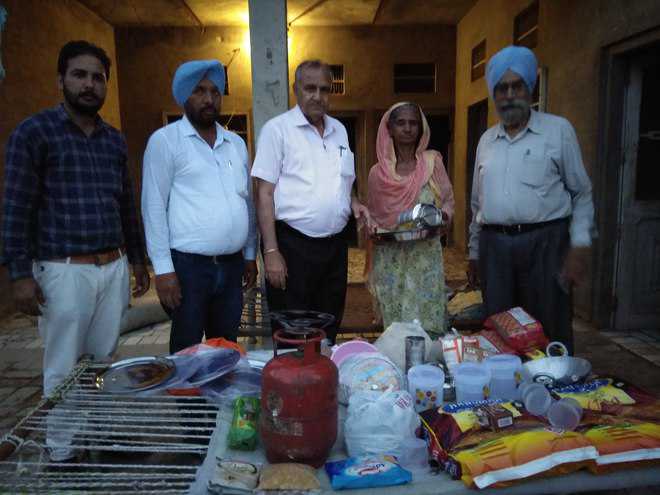 Locals pool in money to help Sangrur family ruined by drugs