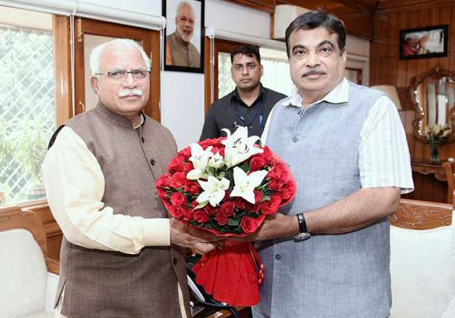 Haryana CM meets Gadkari, seeks Centre’s help for water and road projects