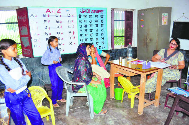 Muhabbatpur govt school out of favour, courtesy pvt education