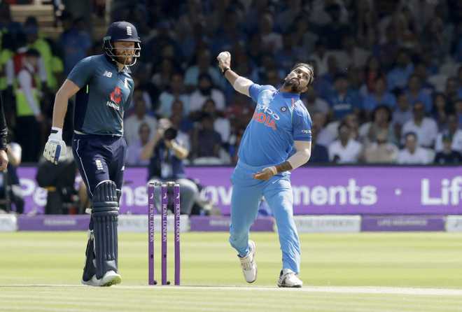 2nd ODI: England opt to bat after winning toss