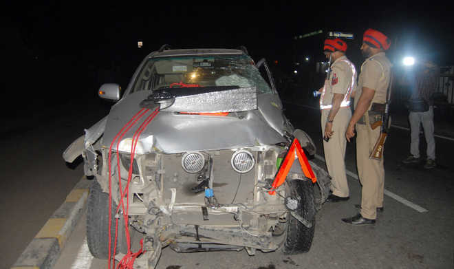 Drunk youth loses control over SUV, dies