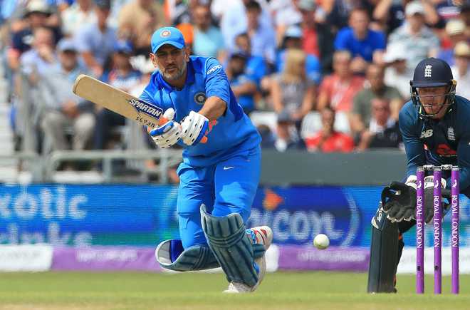 Dhoni seeks match ball, sets speculation swirling on future