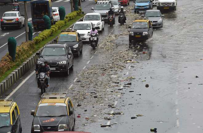 Waterlogged roads, potholes in Delhi, Mumbai invite SC criticism