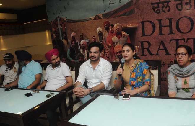 Star cast of ‘Dhol Ratti’ promotes movie in city