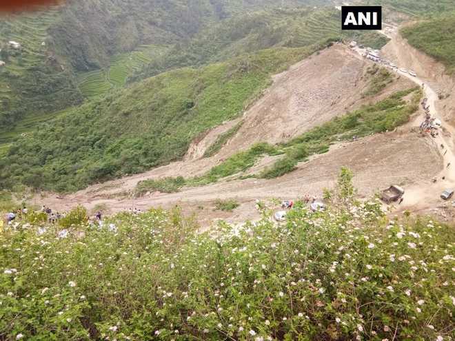 14 dead as bus rolls down hill on Rishikesh-Gangotri road