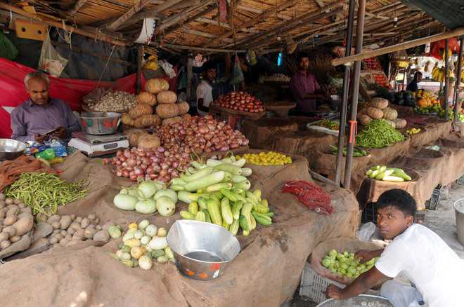 Vegetable vendors call off strike