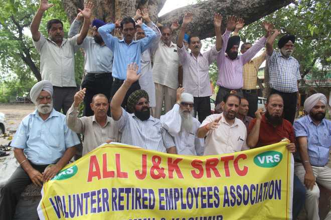 Awaiting dues, SRTC ex-employees protest
