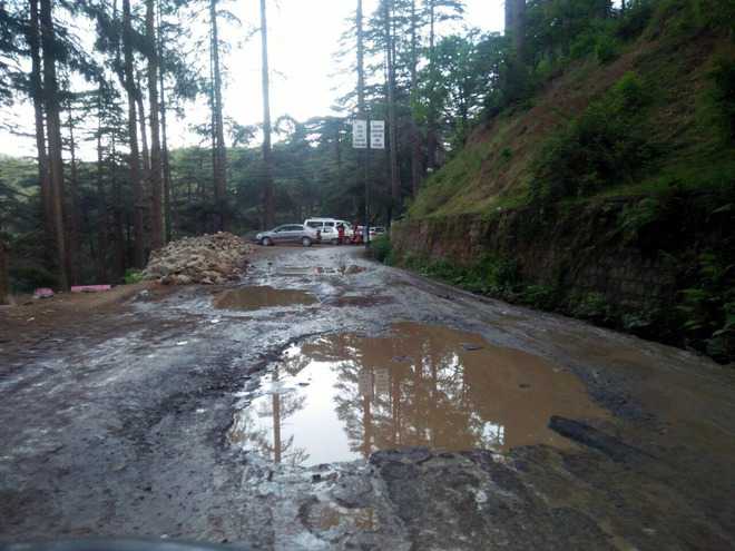 Patnitop hill station grapples with inadequate amenities
