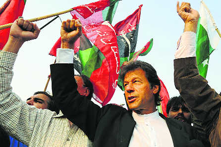 Ex-cricketers bat for Imran as next PM