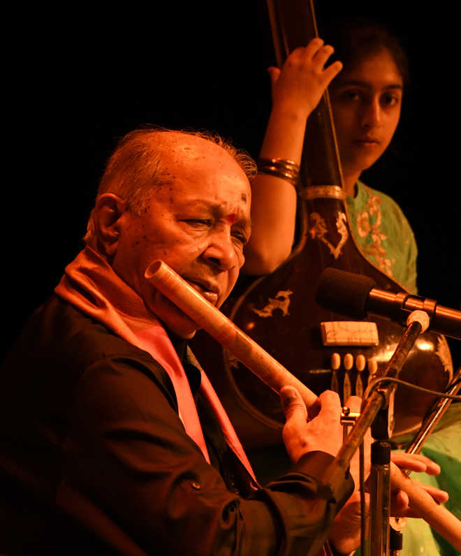 Flute maestro Hari Chaurasia casts spell on city audience