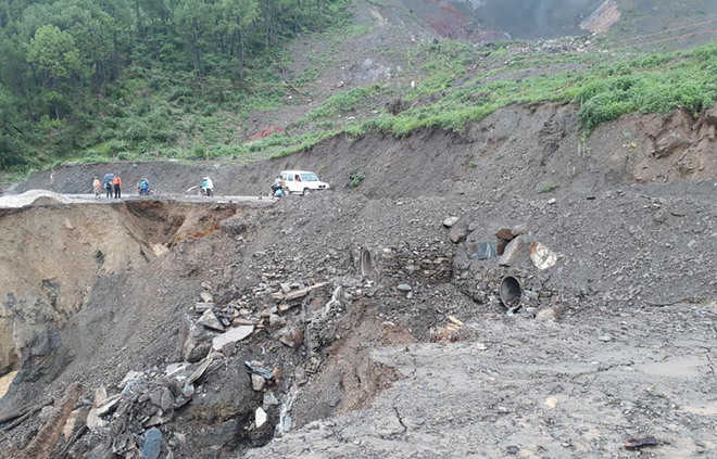 Landslide threat looms over Kotrupi area