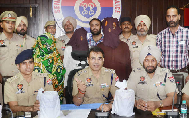 Woman among four arrested with 5-kg opium, heroin