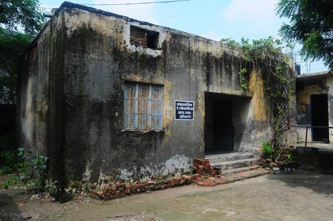 Govt school shifted to Guru’s abode