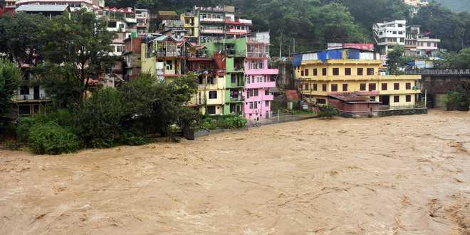 Rain claims three lives in Mandi dist