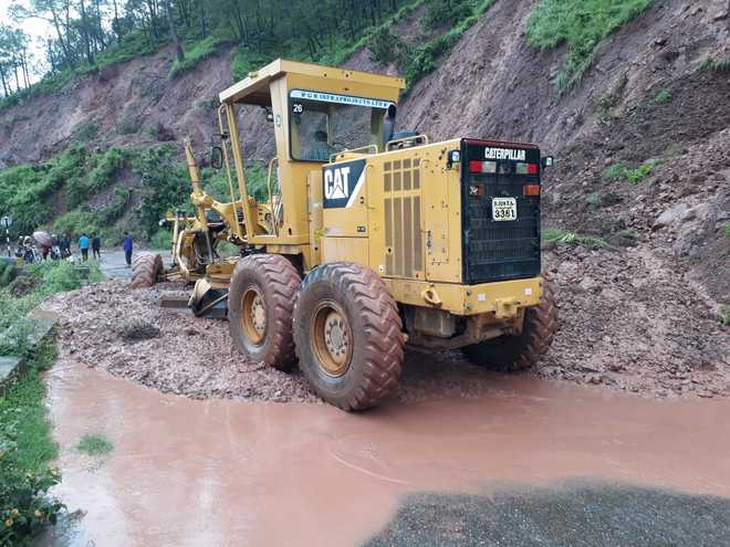 Rain takes a break in HP; restoration work on, Shimla highway opens