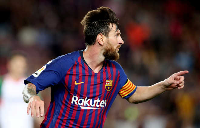 Messi ‘sees things others don’t’ says Barcelona coach