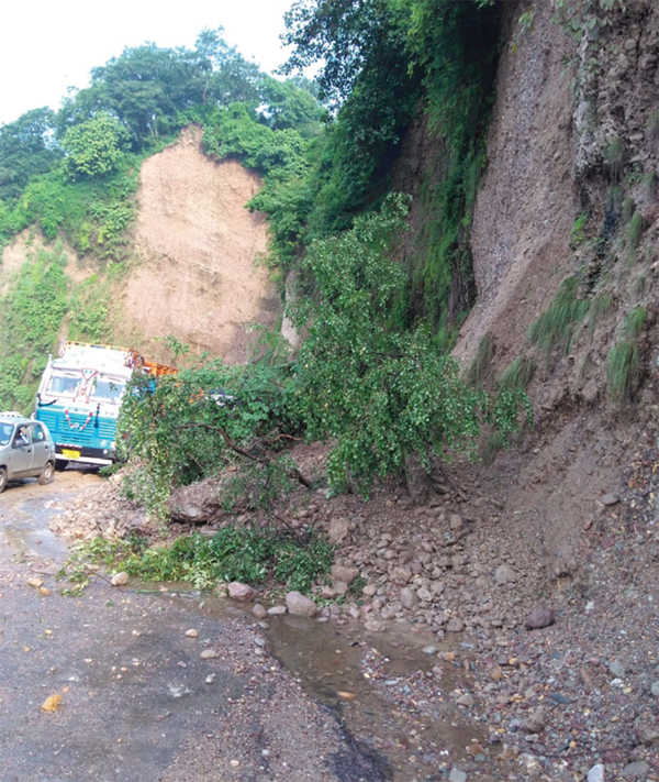 Landslide blocks Kangra highway