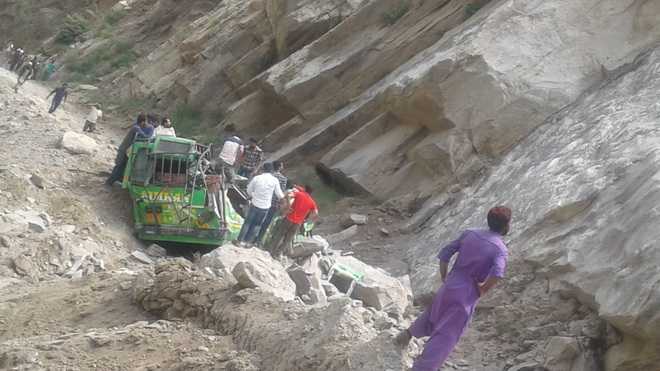 7 die as landslide hits vehicles in Kishtwar
