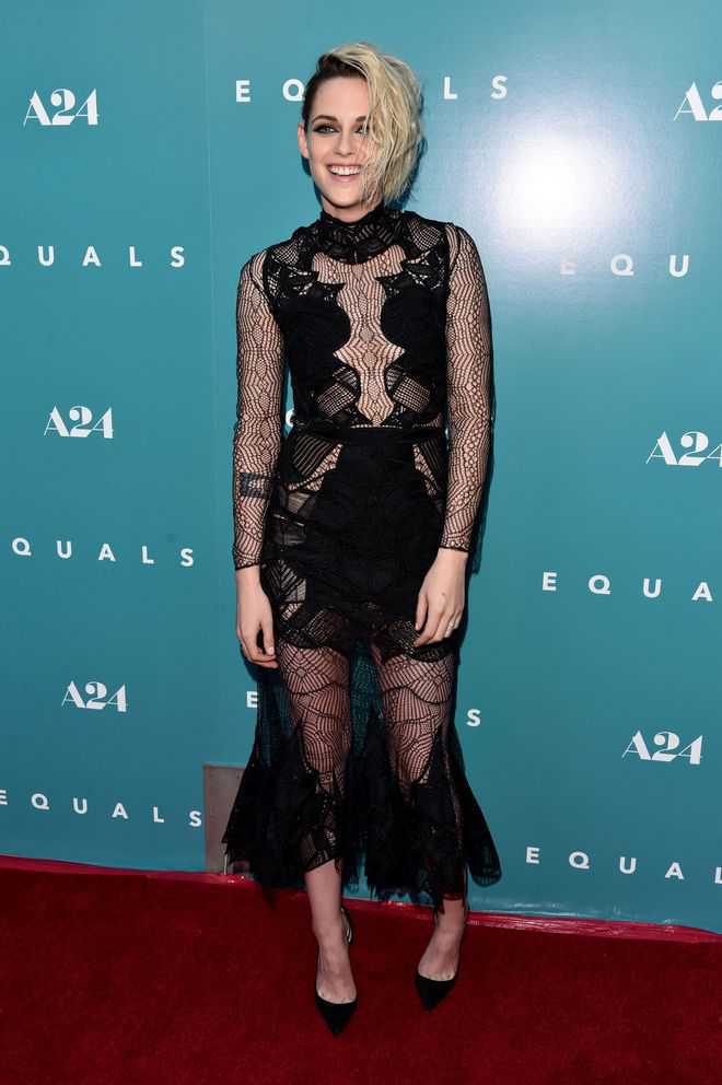 Charlie S Angels Reboot Is Grounded And Well Intentioned