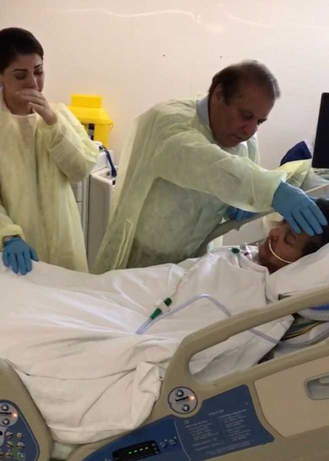 Video of Nawaz Sharif bidding farewell to his wife for last time goes viral