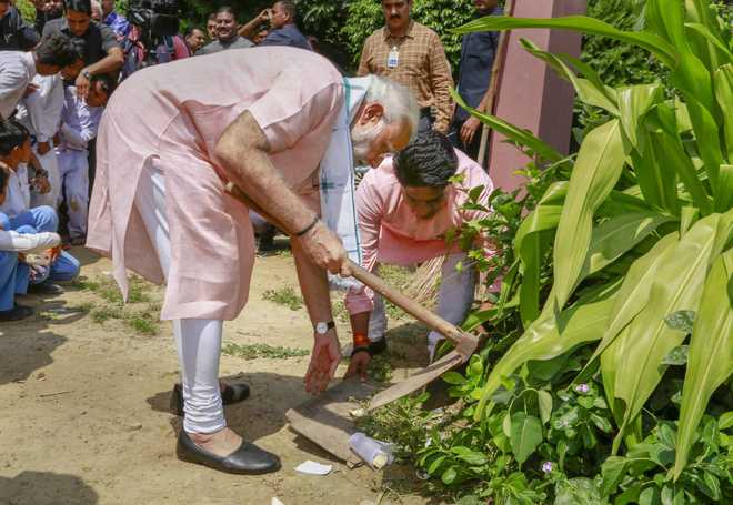 PM Modi lauds gurdwaras'' role towards cleanliness