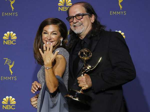 Glenn Weiss proposes to girlfriend in Emmys acceptance speech
