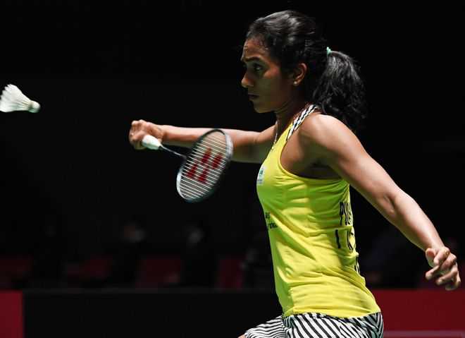 Sindhu outclasses Saena,  Saina ousted in Round 1