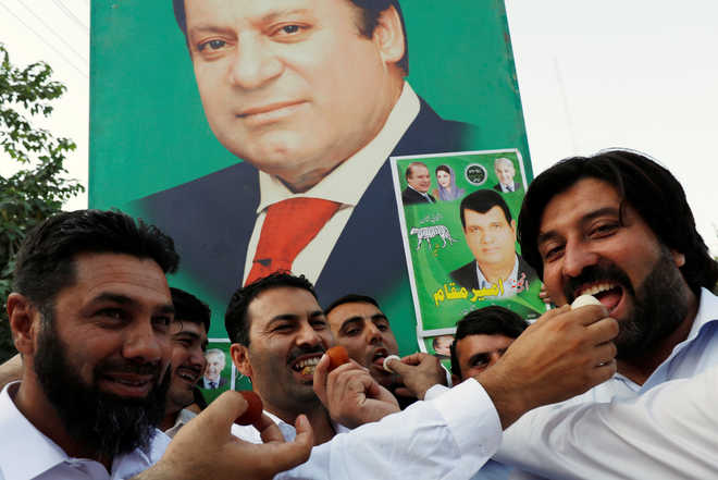 Pak court suspends jail sentences of Nawaz Sharif, daughter