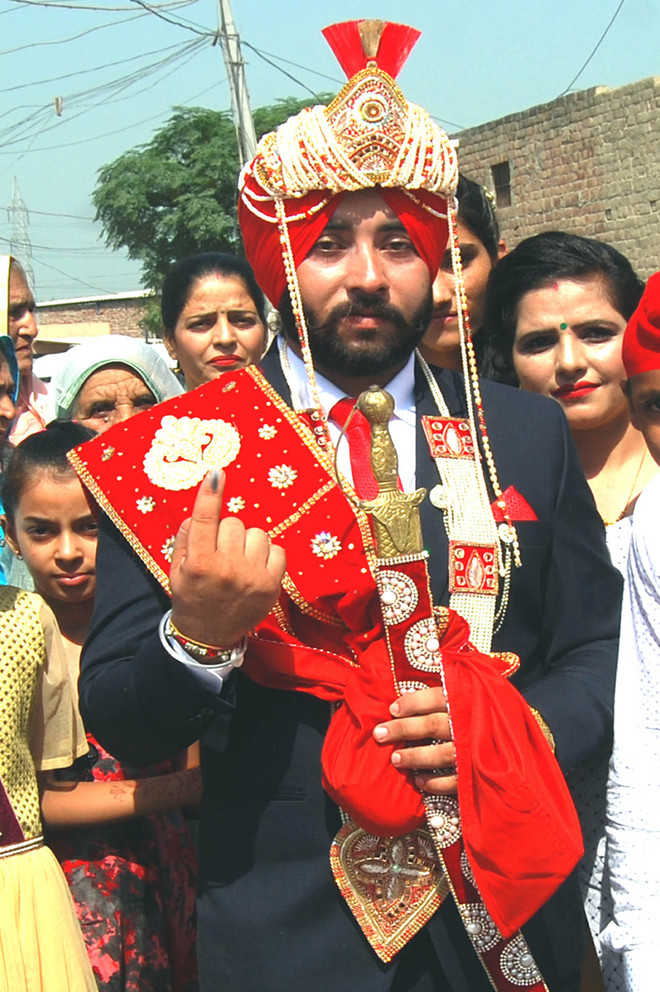 Bridegroom diverts baraat to polling booth to cast vote