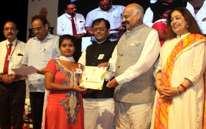 Guv launches national health scheme in city
