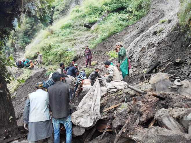5 of family buried alive following landslide in Doda district
