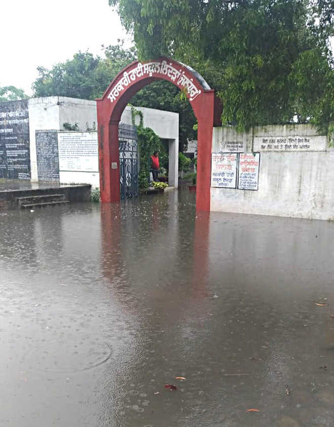 Sewage-laced water enters govt school premises, exam cancelled