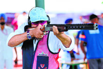 Governor shoots a silver in his first pro event