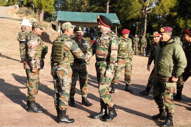 Lt Gen Ranbir visits forward posts in Rajouri