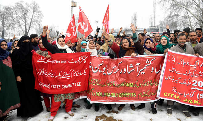 Kashmir traders protest BJP’s ‘anti-labour’ policies