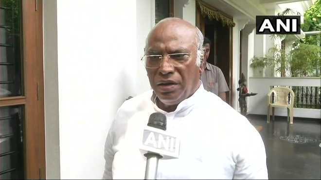 Kharge gives dissent note on Verma ouster