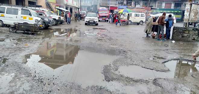 Doda bus stand cries for attention
